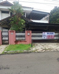 Rumah Asri di Komplek Perumahan di Daerah Jakarta Timur
