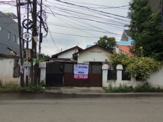 Dijual Rumah Dengan Lahan Luas Di Daerah Jatibening