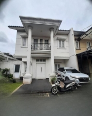 Dijual Rumah Bagus Ada Kolam Renang Di Pondok Kelapa