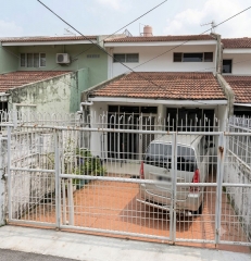 Rumah Strategis 2,5 Lantai Di Kembangan Jakarta Barat