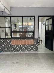 Dijual Rumah Tingkat + Toko (Bisa untuk Usaha) 2,5 Lantai